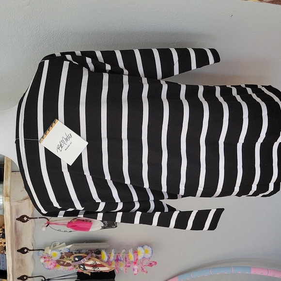Bob Mackie 3/4 Sleeve top - Picture 3 of 4